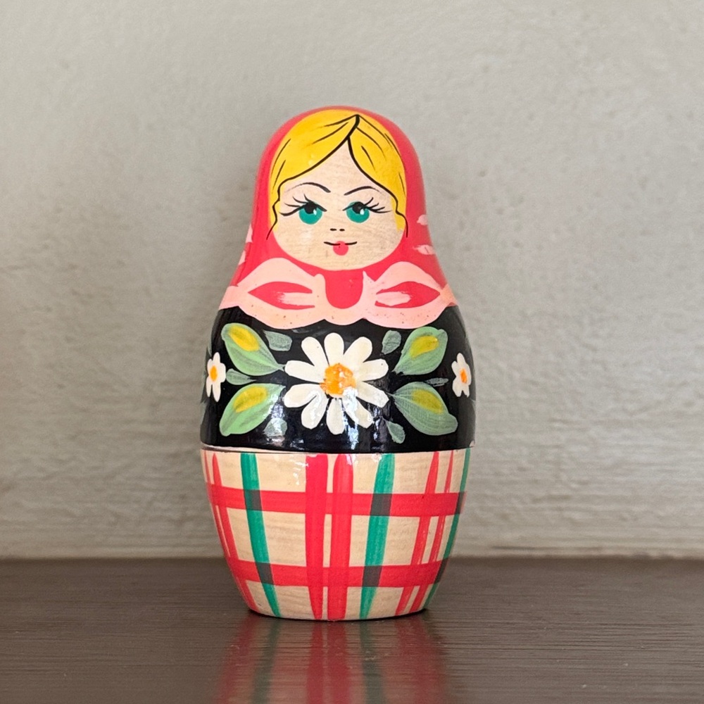 🩷 The CUTEST-EVER! 5 Colorfully Painted Nesting Dolls for a Room/Shelf Display! - Picture 3 of 9